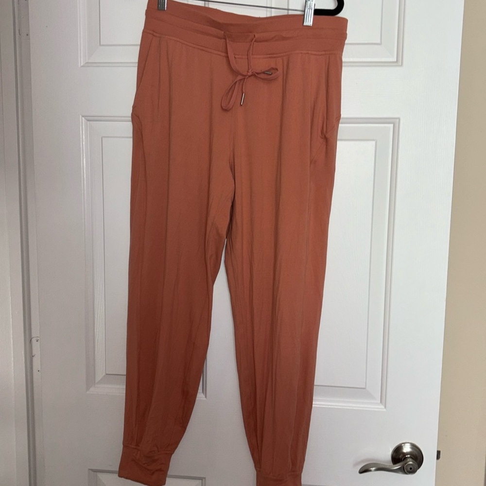lululemon joggers size 10